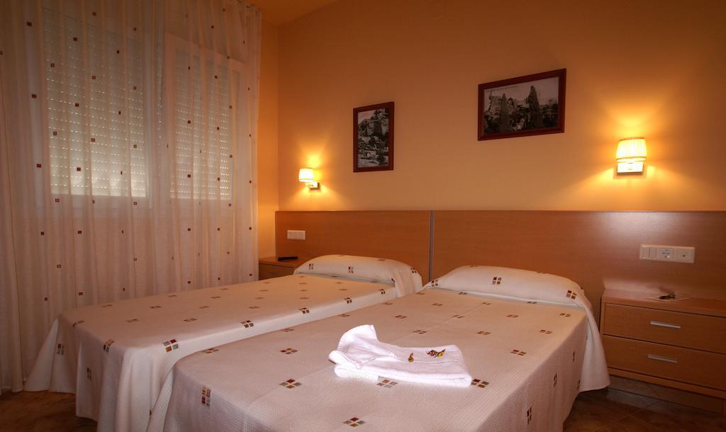 Hotel Mont-Roig Zewnętrze zdjęcie